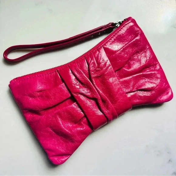 NWOT Hobo International Leather Bow Wristlet/Clutch/ Wallet - Picture 2 of 5